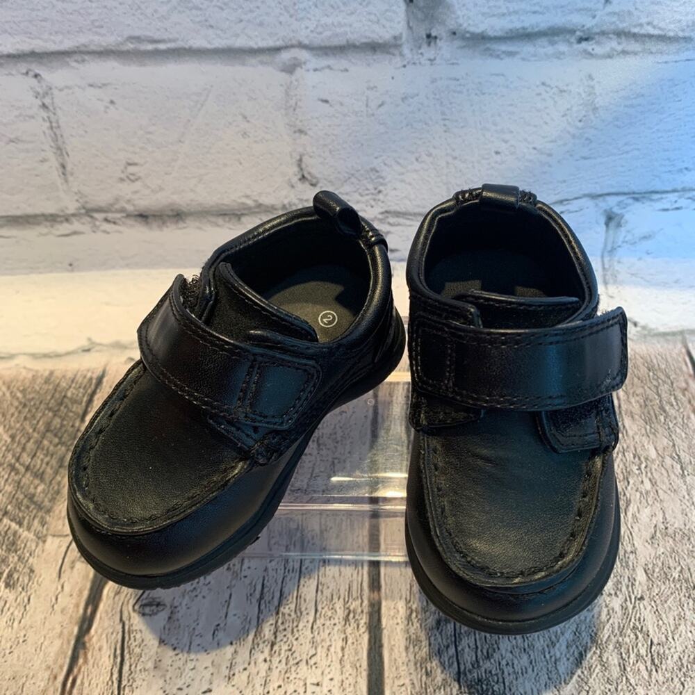 KOALA KIDS Boy’s Black Strap Closure Dress Shoes / Size: 2